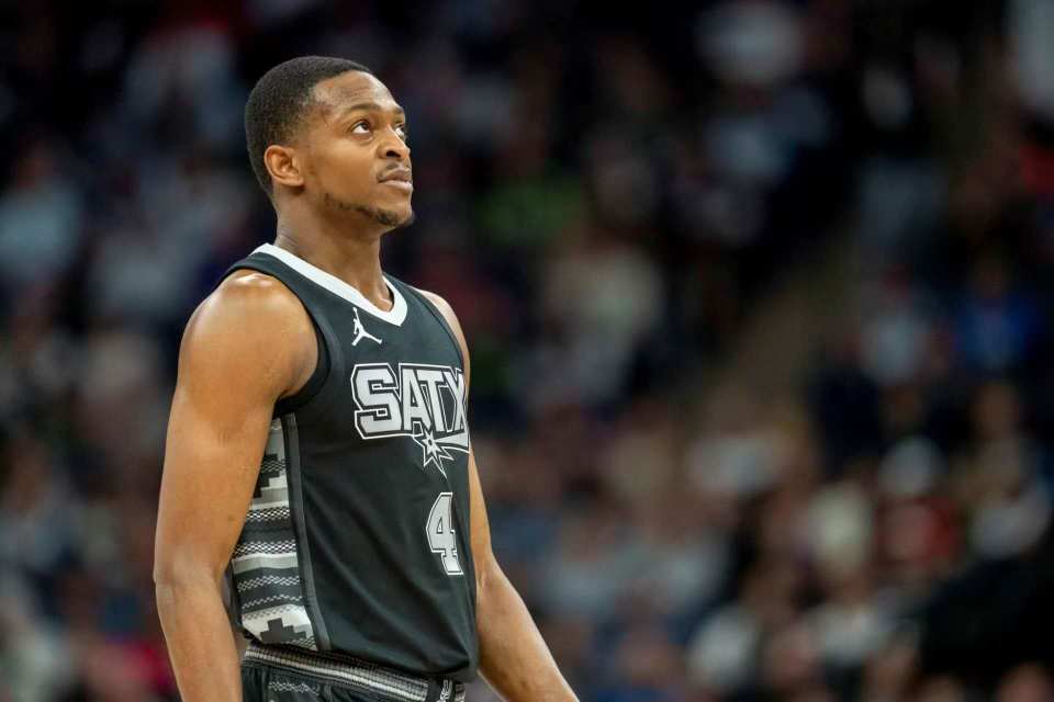 湿滑草皮 湿滑草皮